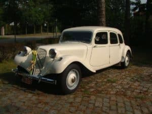 Citroën Traction Avant wit trouwauto ceremoniewagen bruidsswagen