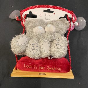 Valentijn Ringhouder Me To You Schommel "Love is for Sharing" +/- 17cm