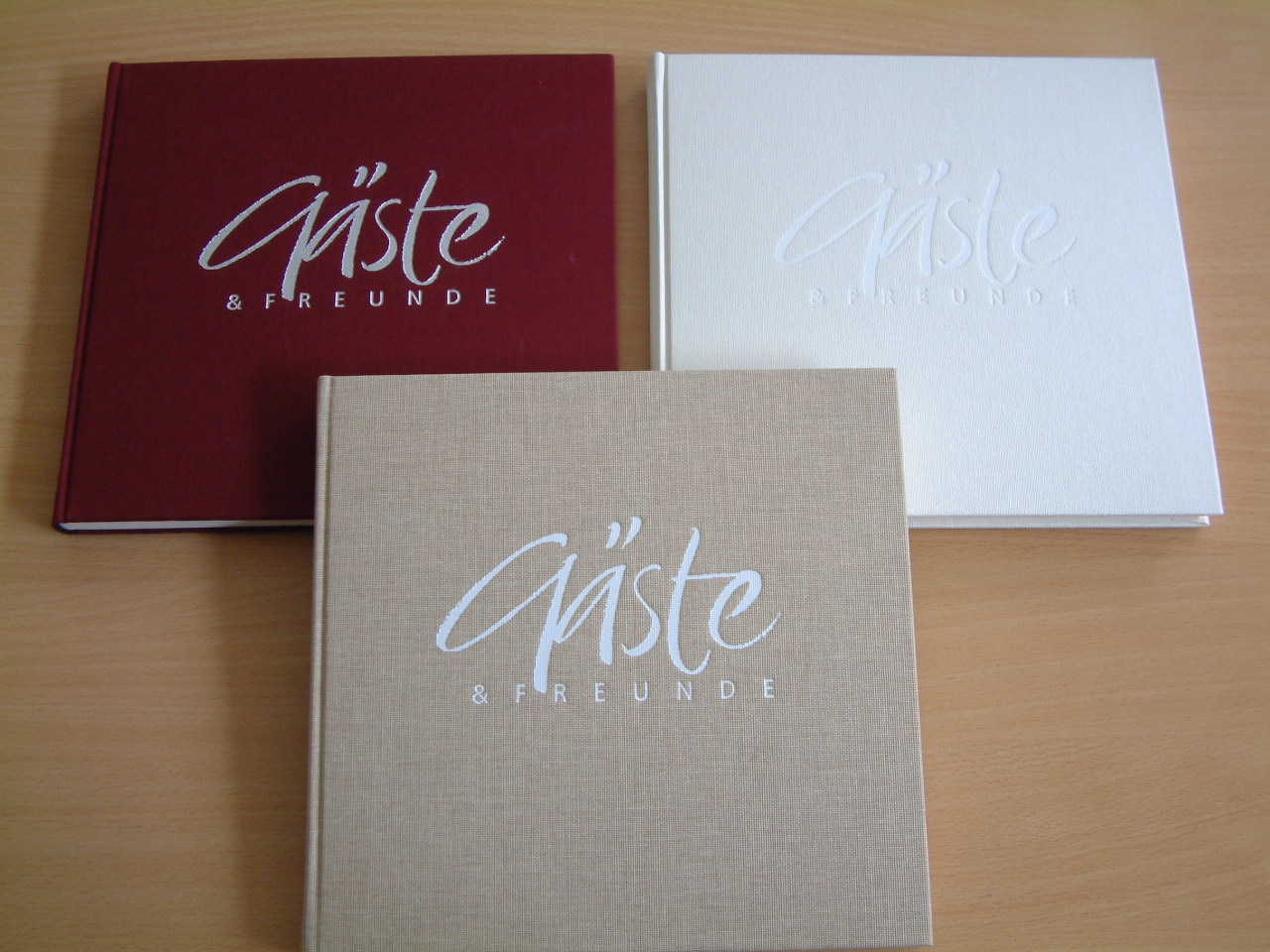 Gastenboek in 3 kleuren "Gaste & Freunde", 24*24cm, 100pag