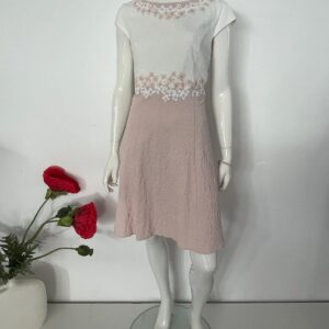 Elegante tweekleurige feestjurk met bloemenborduursel (maat 42)
